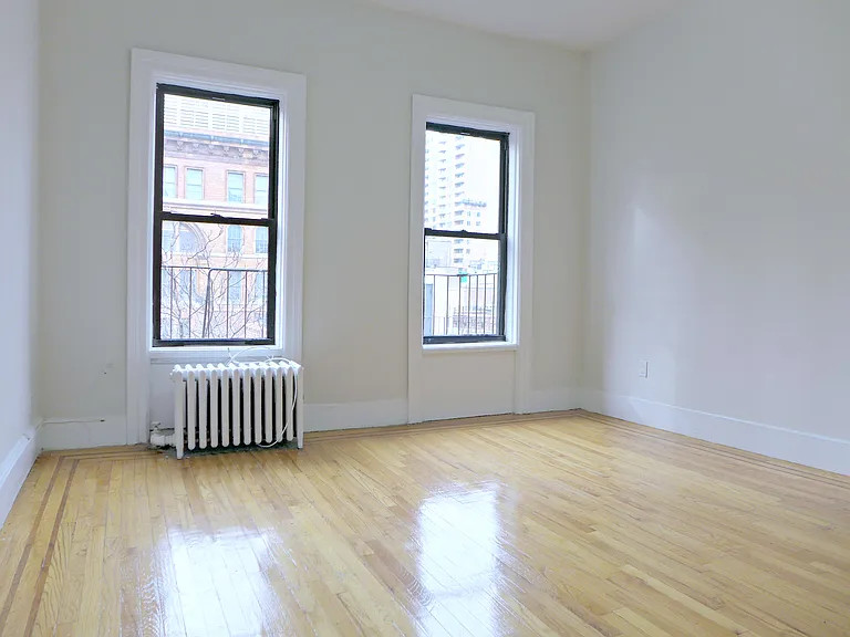 142 E 27th St #7D — Photo 2