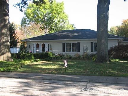 210 S. Alvord Blvd.
						:
						Beatufill lanscaping front & back.