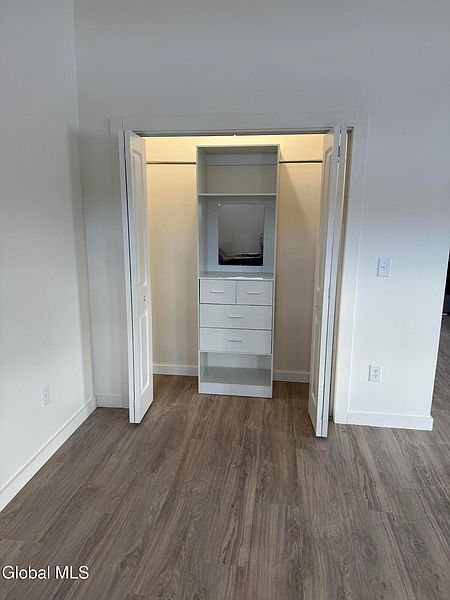 3rd image of 167 Broadway