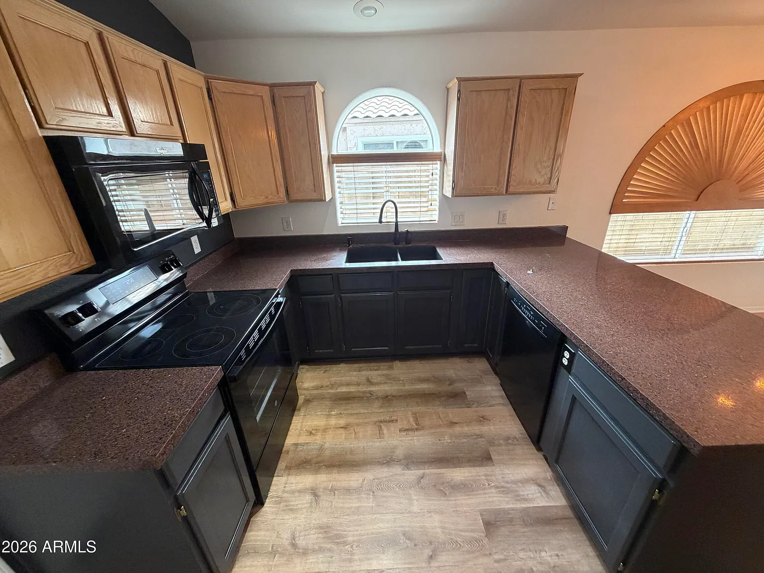 3 bed, 2.0 bath, 1283 sqft, $1,895 — Photo 2