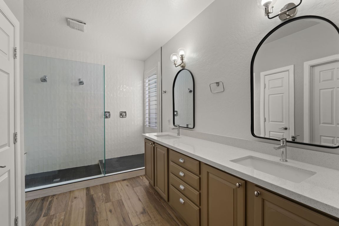 next background image