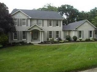 16419 Farmers Mill Ln, Chesterfield, MO 63005