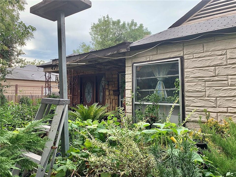 2nd image of 4711 Cowan Ave