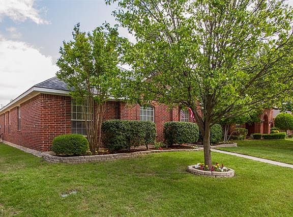 3rd image of 2717 Buck Hill Dr