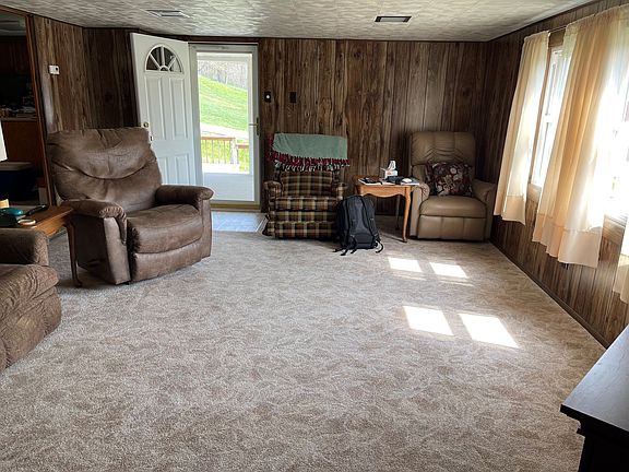 4th image of 225 Grandview Dr
