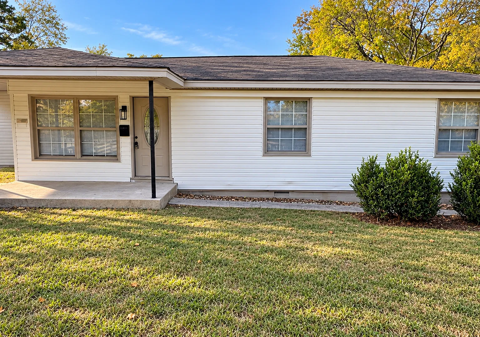 3 Bed, 1.5 Bath $1375 — Photo 1