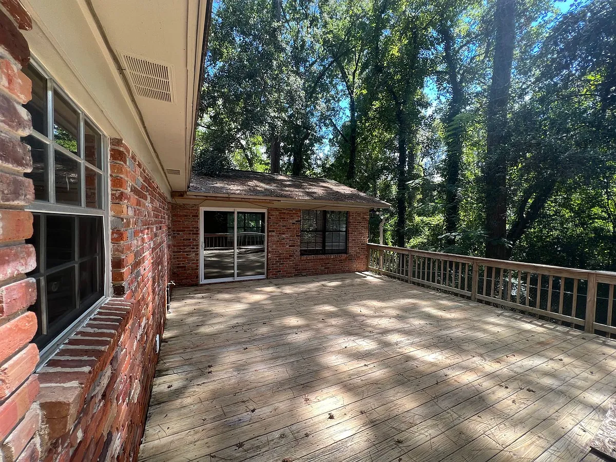 Building Photo - 2112 Great Oak Dr
