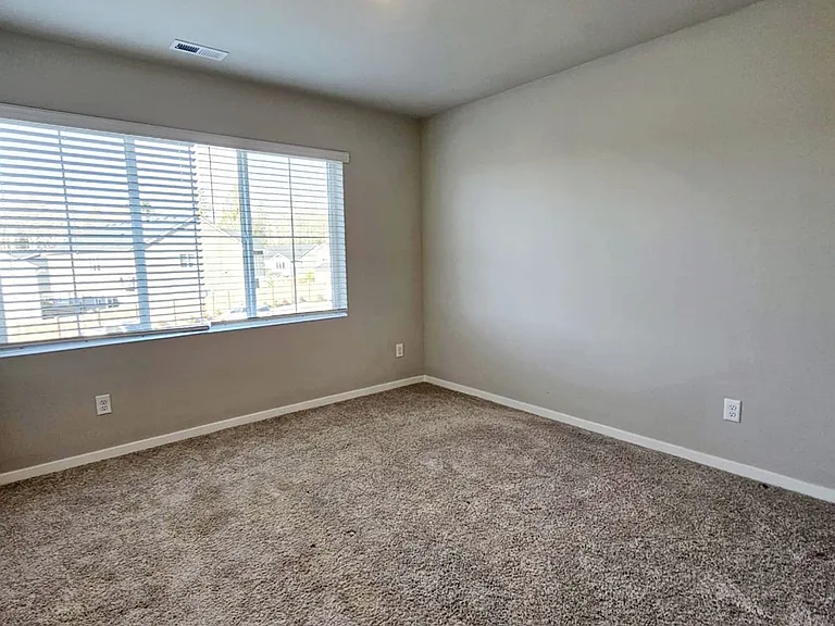 6492 Yorktown Pl NE — Photo 12