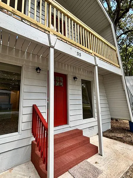 3 bed, 2 bath Chalet style home in Manchester — Photo 4