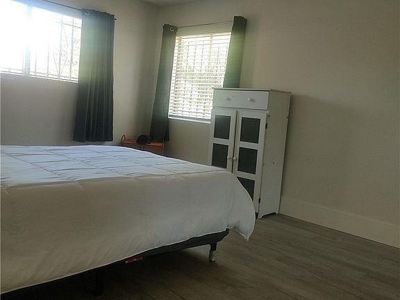 5th image of 4614 Grand Dr Unit 2