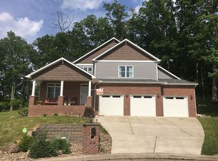 305 Hyde Park Rd, Winfield, WV 25213