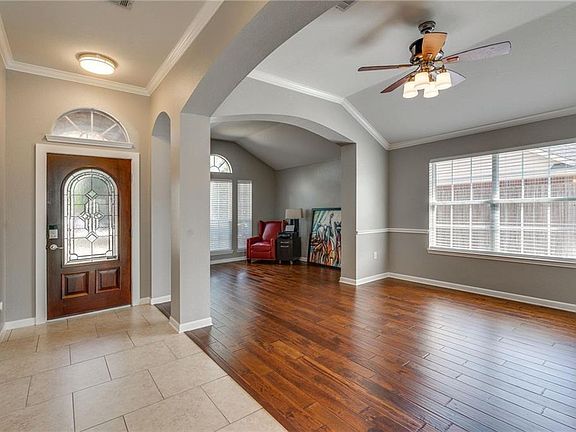 4th image of 515 Oak Crst