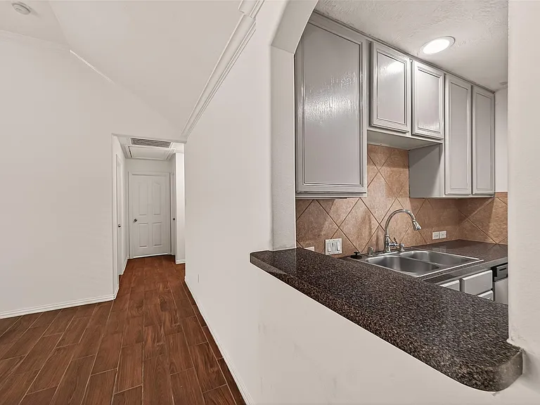 20519 Baron Bend Ln — Photo 6