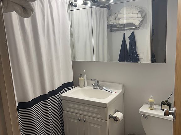 3rd image of 530 W 47th St Ph C