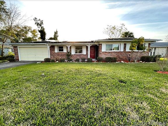 2nd image of 49 Fairway Cir