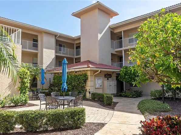 1051 Foxfire LN #307, NAPLES, FL 34104