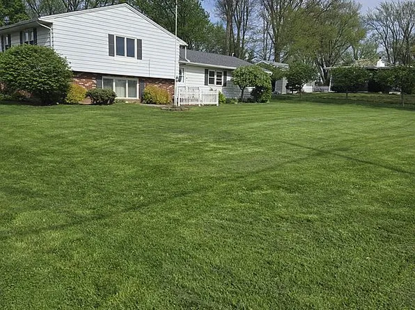 717 Berlin Rd, Huron, OH 44839