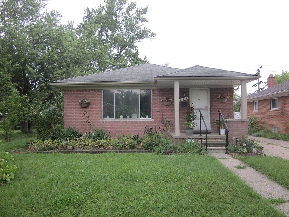 1st image of 27238 Florence St