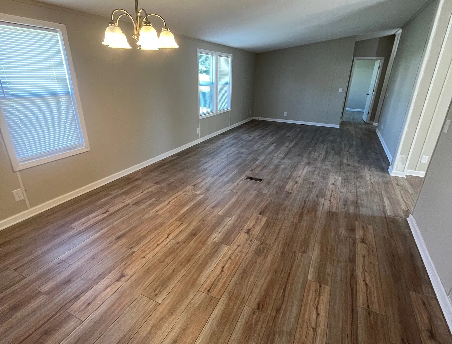 4 bed, 2052 sqft, $2,000 — Photo 4
