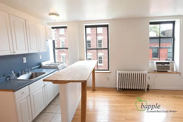 Rented by Bapple | media 9