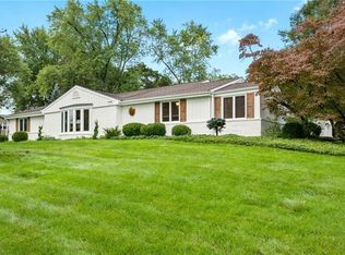 1574 Crestview Dr, Pittsburgh, PA 15237