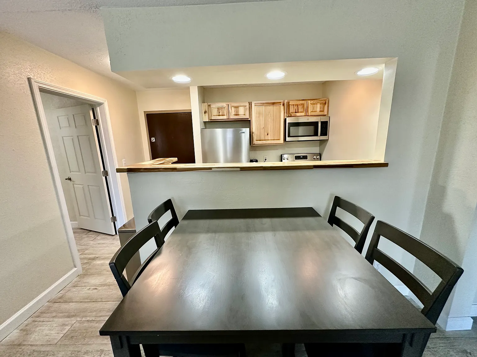 2 bed, 850 sqft, $1,550 — Photo 4