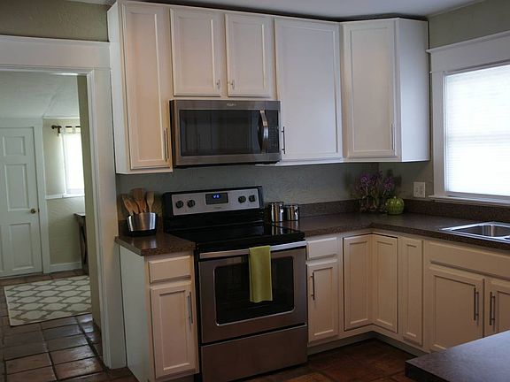 5th image of 500 E North St