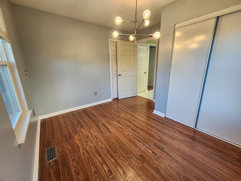 1743 Moses Ave — Photo 7