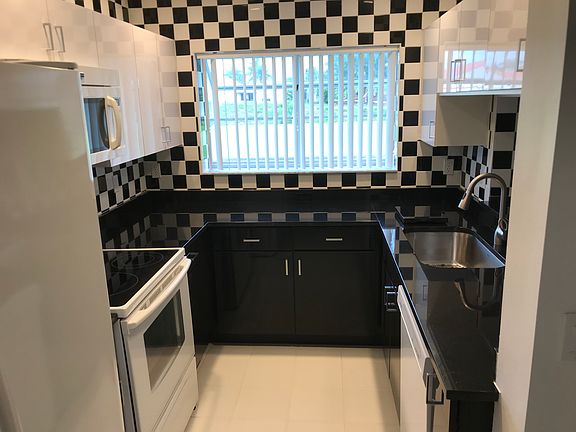 2nd image of 15415 Summer Lake Dr