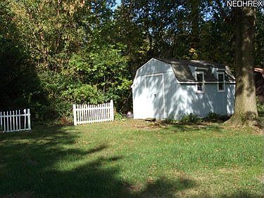 3rd image of 7829 Crestwood Ln