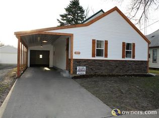 1009 S 2nd St, Oskaloosa, IA 52577