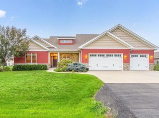 3402 Nelson Rd, Oshkosh, WI 54904