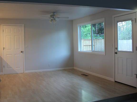 12 x 12 ft dining room