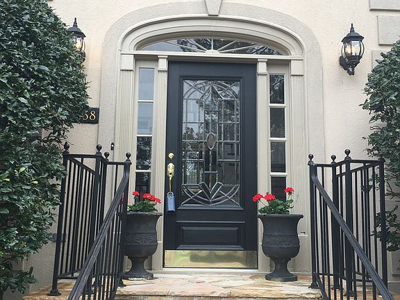 Front view door/stone steps