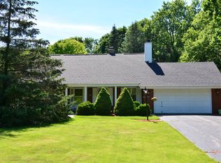 11345 N Buntrock Ave, Mequon, WI 53092