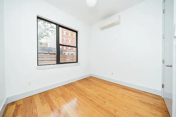 Rented by Nooklyn NYC LLC | media 25