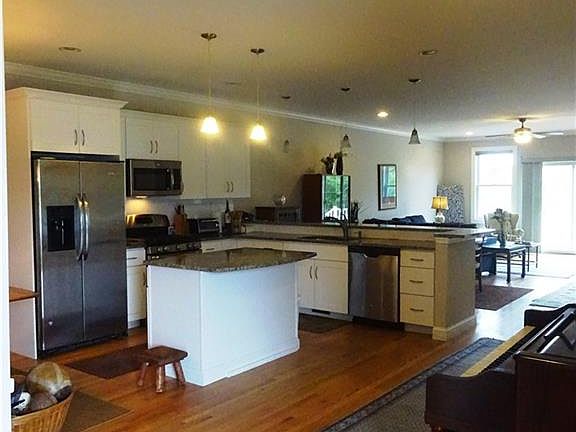 5th image of 173 Bayridge Dr #19B