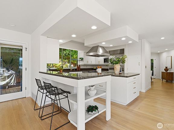 4th image of 7432 E Mercer Way