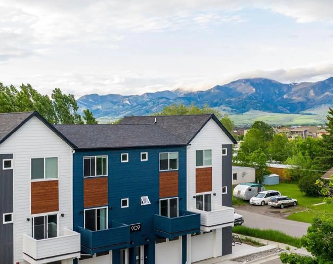 3-Story Urban Walk Up at a Modern Community * Flexible Lease Terms - 3 months, 6 months or Year L... — Photo 4