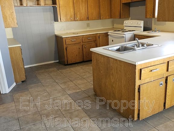 2nd image of 217 N Wilson Ave E