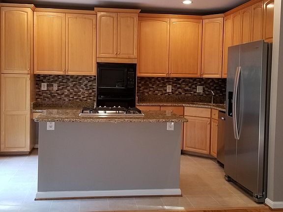 2nd image of 4786 Thornbury Dr