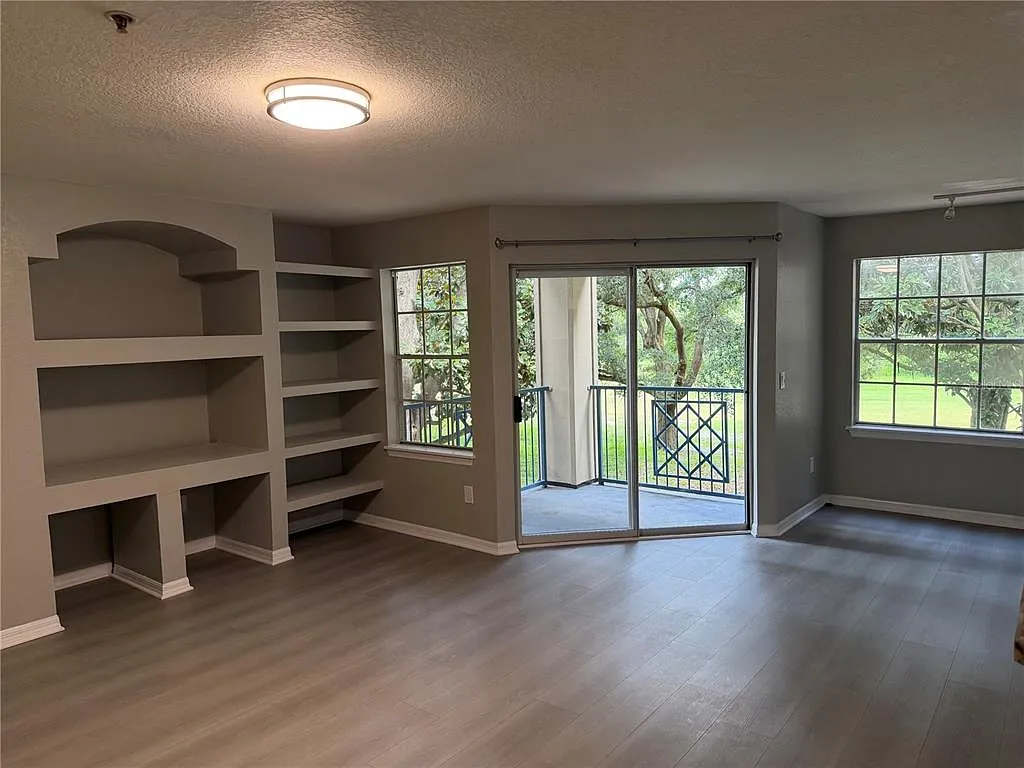 2 bed, 2.0 bath, 1133 sqft, $1,799 — Photo 2