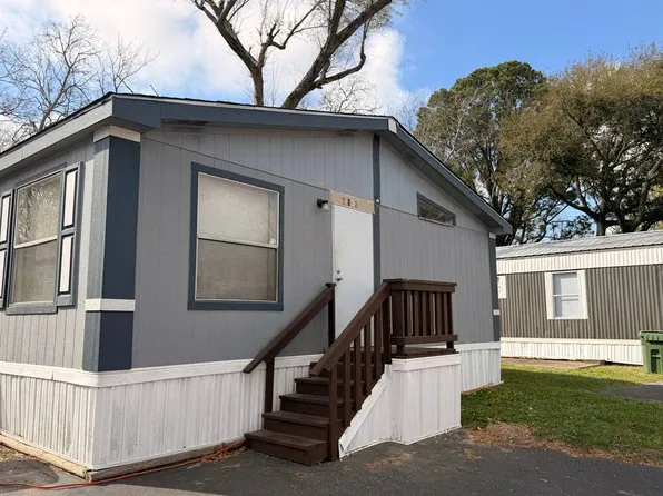 2013 Colonial Dr, Baytown, TX 77520