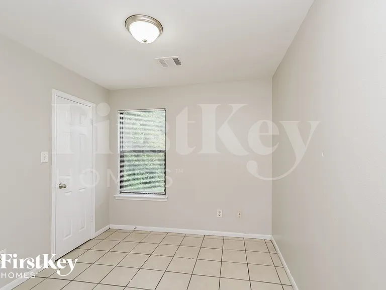 2920 La Estancia Ln — Photo 14