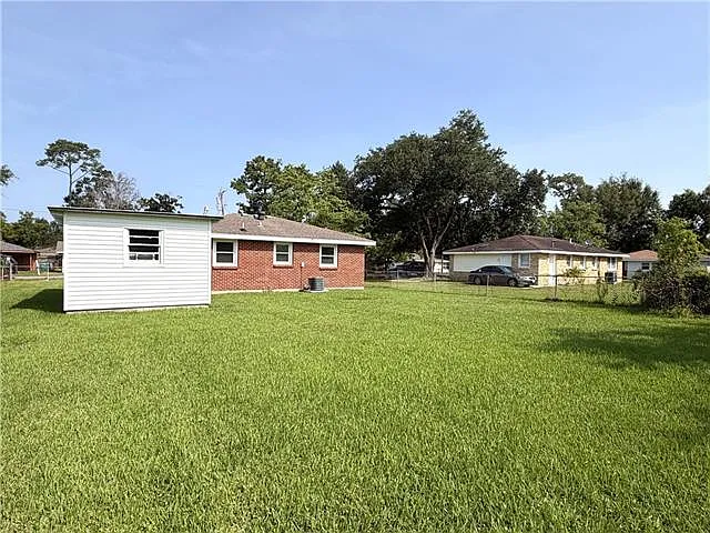 3068 Effie St — Photo 12