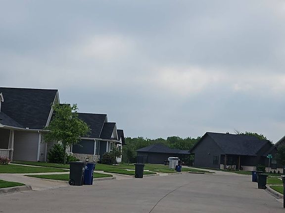 4th image of 1572 Lizzie Ln