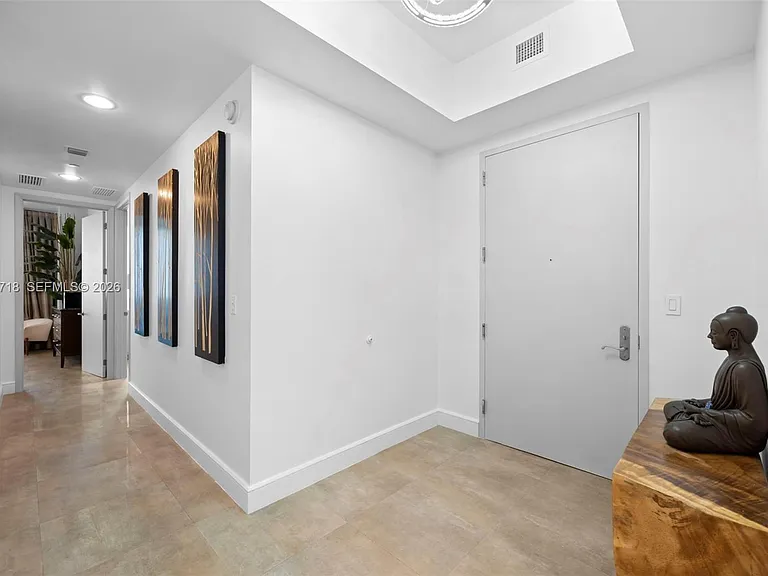 15901 Collins Ave #1502 — Photo 2