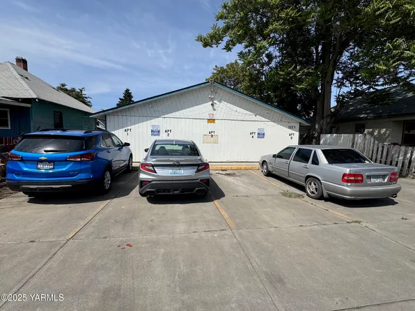 1113 Cherry Ave, Yakima, WA 98902