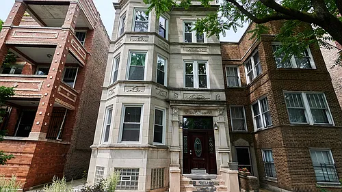 852 N Hoyne Ave #2R Photo 1 852 N Hoyne Ave #2R Photo 1
