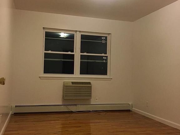 4th image of 12123 8th Ave